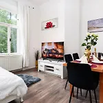 Grand Deluxe *